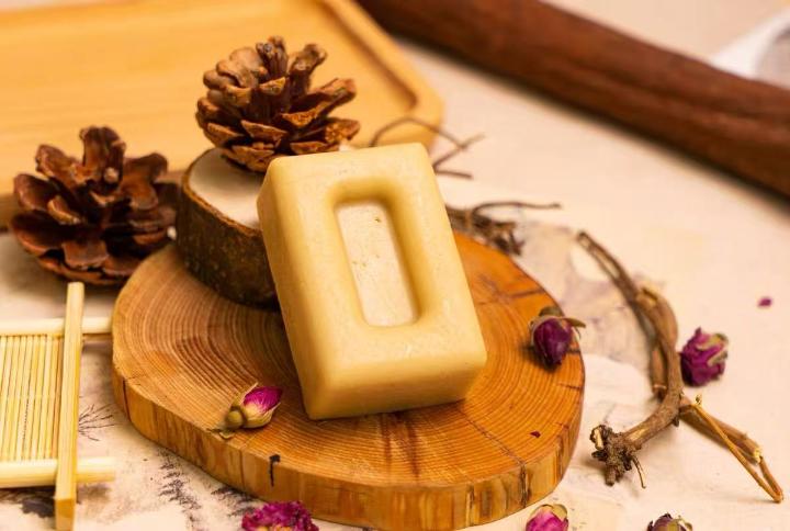 Sandalwood Essential Oil · Imperial Jade Beauty Soap