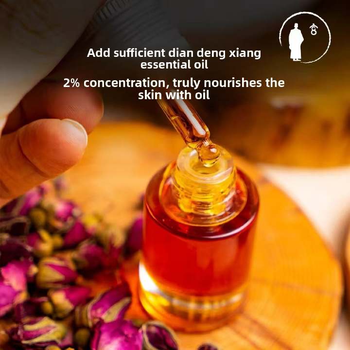 Infused with precious agarwood essential oil, nourish skin with botanical oils