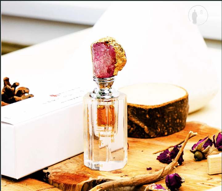 Soothing and reassuring, blended with delicate classic aroma.