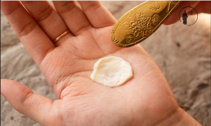 Restore your confident youthful glow, let your skin soak in rare potent ingredients sourced across time and the globe.