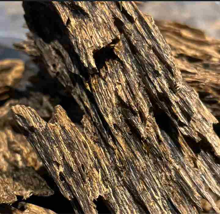 Rare Dalbergia Odorifera Essential Oil