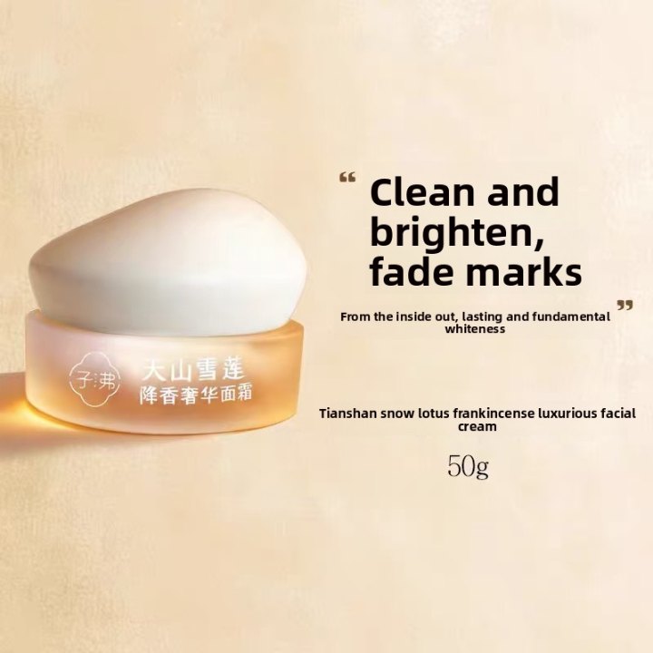 Targets dullness and visible spots with a full-cycle clarifying brightening effect